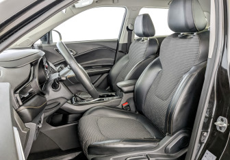 Подержанный автомобиль Москвич 3 2023 года (20 фото)