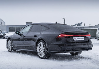 Подержанный автомобиль Audi A7 2021 года (7 фото)