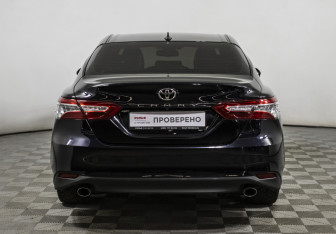 Подержанный автомобиль Toyota Camry Sedan 2020 года (6 фото)