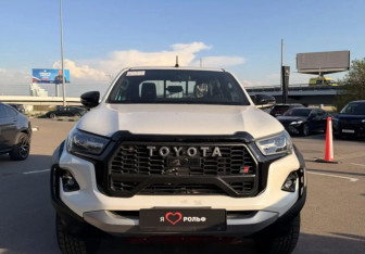 Новый Toyota Hilux 2025 (3 фото)