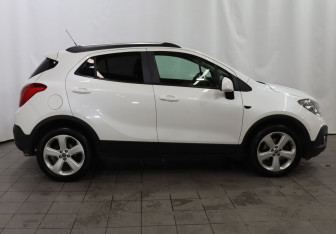 Подержанный автомобиль Opel Mokka 2013 года (7 фото)
