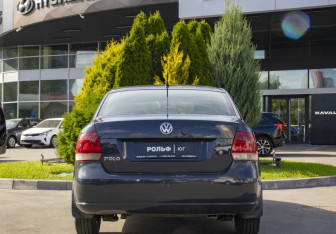 Подержанный автомобиль Volkswagen Polo Sedan 2014 года (6 фото)