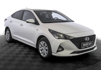 Подержанный автомобиль Hyundai Solaris Sedan 2021 года (3 фото)