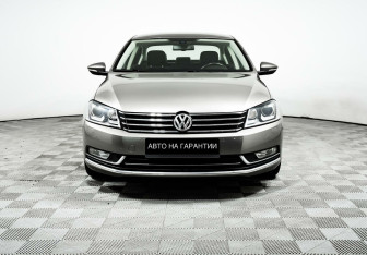Подержанный автомобиль Volkswagen Passat Sedan 2012 года (2 фото)