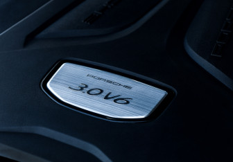 Подержанный автомобиль Porsche Cayenne 2020 года (9 фото)