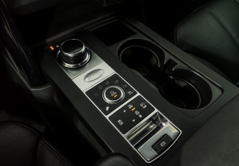 Подержанный автомобиль Land Rover Discovery 2017 года (31 фото)