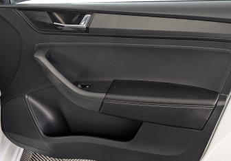 Подержанный автомобиль Skoda Rapid Liftback 2022 года (25 фото)