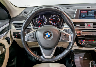 Подержанный автомобиль BMW X2 2018 года (22 фото)
