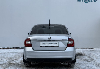 Подержанный автомобиль Skoda Rapid Liftback 2017 года (6 фото)