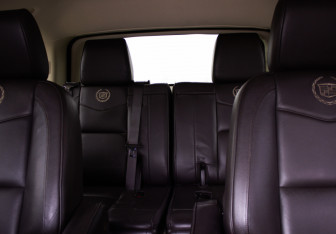 Подержанный автомобиль Cadillac Escalade Suv 2010 года (23 фото)