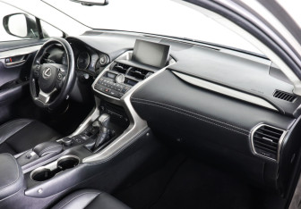 Подержанный автомобиль Lexus NX 2016 года (10 фото)