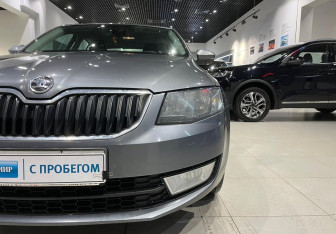 Подержанный автомобиль Skoda Octavia Liftback 2017 года (7 фото)
