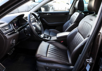 Подержанный автомобиль Skoda Superb Wagon 2016 года (15 фото)
