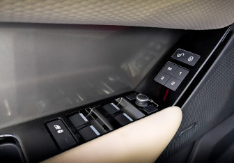 Подержанный автомобиль Land Rover Range Rover Velar 2019 года (22 фото)