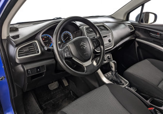 Подержанный автомобиль Suzuki SX4 Hatchback 2014 года (15 фото)