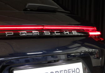 Подержанный автомобиль Porsche Panamera Wagon 2019 года (30 фото)