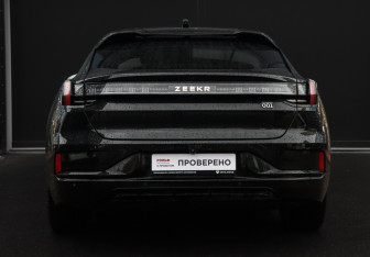 Подержанный автомобиль Zeekr 001 2022 года (6 фото)