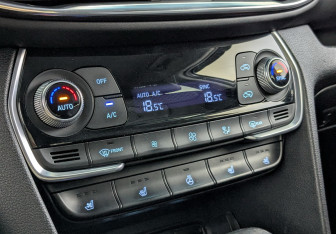 Подержанный автомобиль Hyundai Santa Fe 2018 года (16 фото)