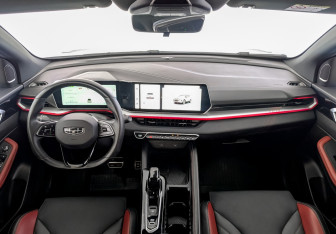 Подержанный автомобиль Geely Coolray 2023 года (14 фото)