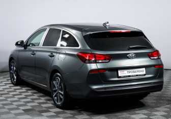 Подержанный автомобиль Hyundai i30 Wagon 2022 года (7 фото)