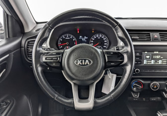 Подержанный автомобиль Kia Rio Hatchback 2021 года (21 фото)
