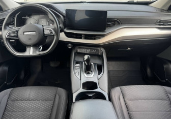 Подержанный автомобиль Haval F7 2024 года (9 фото)