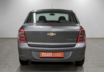 Подержанный автомобиль Chevrolet Cobalt Sedan 2012 года (6 фото)