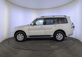 Подержанный автомобиль Mitsubishi Pajero 2018 года (8 фото)