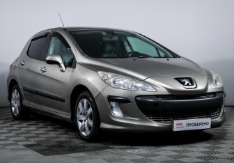 Подержанный автомобиль Peugeot 308 Hatchback 2011 года (3 фото)