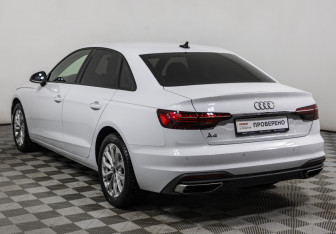 Подержанный автомобиль Audi A4 Sedan 2022 года (7 фото)