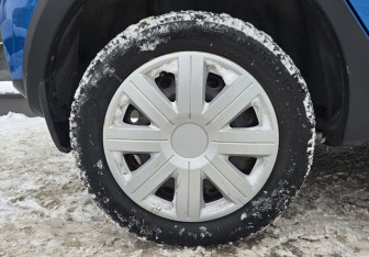 Подержанный автомобиль Renault Sandero 2018 года (13 фото)