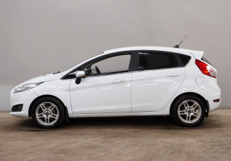 Подержанный автомобиль Ford Fiesta Hatchback 2018 года (4 фото)