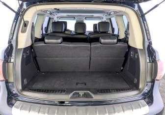 Подержанный автомобиль Infiniti QX80 2017 года (29 фото)