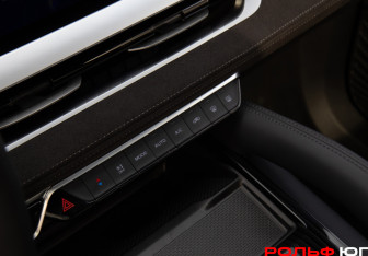 Подержанный автомобиль Geely Monjaro 2024 года (21 фото)