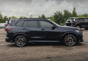 Подержанный автомобиль BMW X5 2022 года (7 фото)