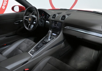 Подержанный автомобиль Porsche Boxster 2018 года (11 фото)