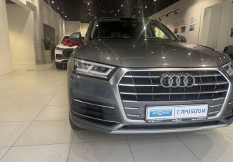 Подержанный автомобиль Audi Q5 2018 года (8 фото)