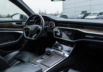 Подержанный автомобиль Audi A6 Sedan 2019 года (10 фото)