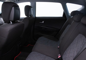 Подержанный автомобиль Kia Ceed Wagon 2008 года (11 фото)