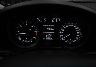 Подержанный автомобиль Toyota Land Cruiser Suv 2013 года (14 фото)