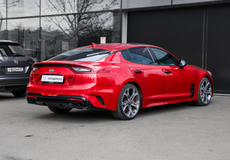Подержанный автомобиль Kia Stinger 2019 года (4 фото)