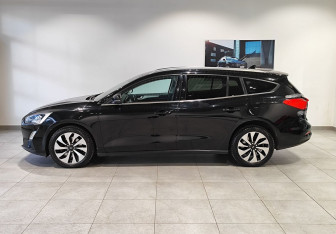 Подержанный автомобиль Ford Focus Wagon 2018 года (8 фото)