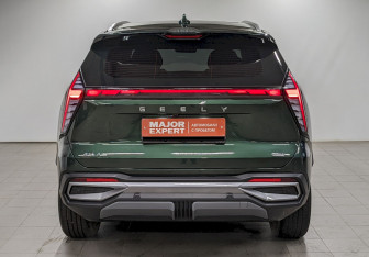 Подержанный автомобиль Geely Atlas 2024 года (6 фото)