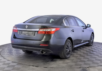 Подержанный автомобиль Renault Latitude 2013 года (5 фото)