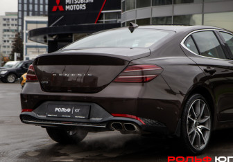 Подержанный автомобиль Genesis G70 2021 года (22 фото)