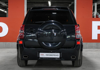 Подержанный автомобиль Suzuki Grand Vitara 2008 года (6 фото)