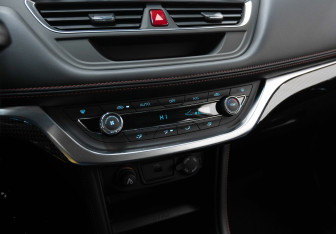 Подержанный автомобиль JAC JS3 2023 года (18 фото)