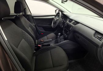 Подержанный автомобиль Skoda Octavia Liftback 2017 года (10 фото)