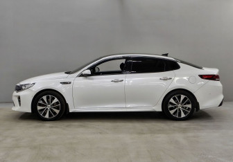Подержанный автомобиль Kia Optima Sedan 2016 года (8 фото)