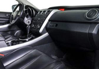 Подержанный автомобиль Mazda CX-7 2011 года (10 фото)